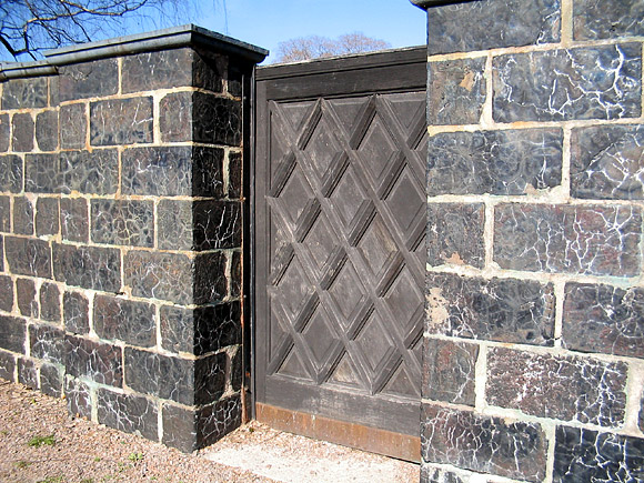 gate